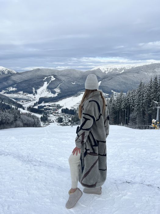 Натуральна стильна шуба