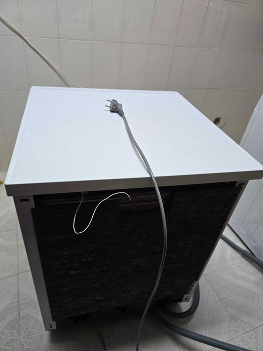 Máquina de Lavar Loiça LG DF355FW — Excelente Estado, Muito Pouco Uso