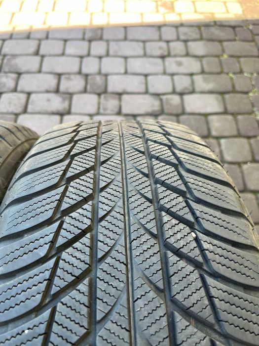 Opony Bridgestone Blizzak LM001  225/55/17 97H  7mm ROK 2023