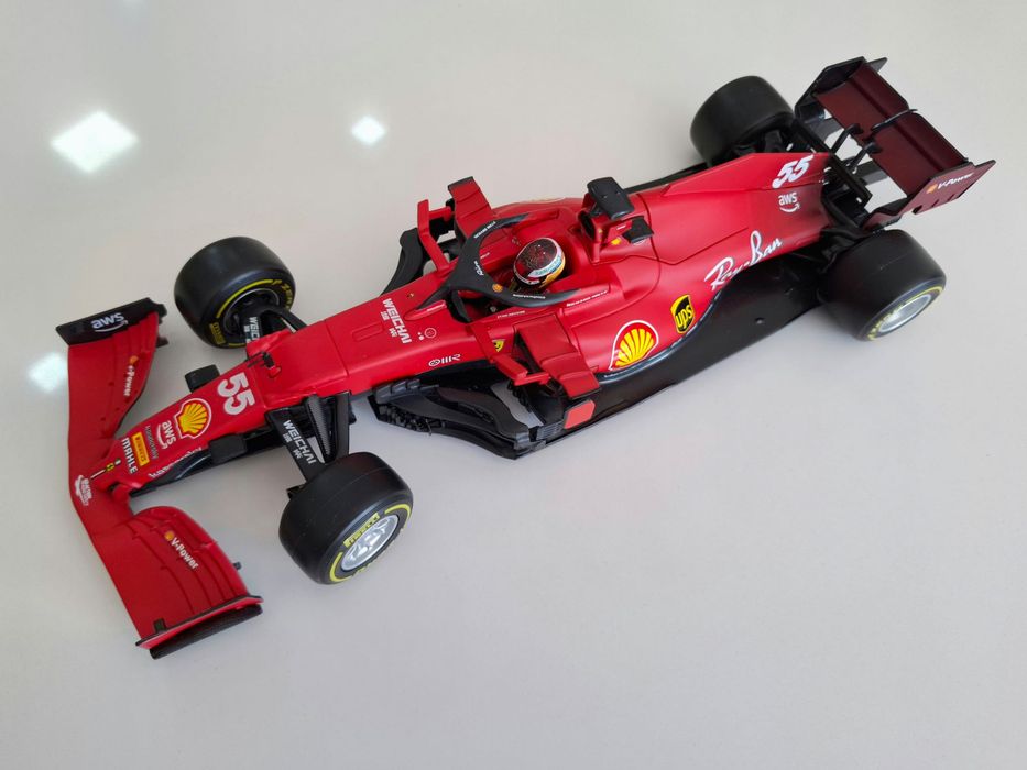 Burago - Ferrari SF21 de Carlos Sainz 55 (1/18)