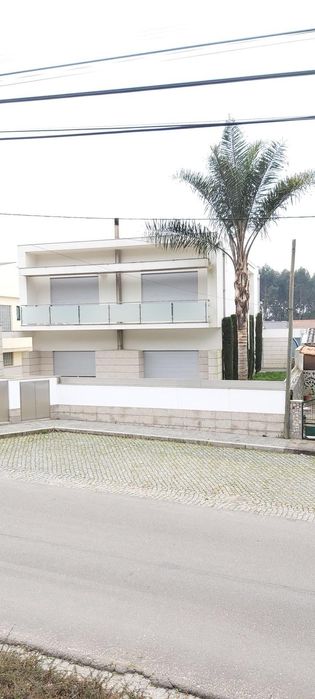 Quartos e Suites em Moradia T6- Maia | Desde 450€.