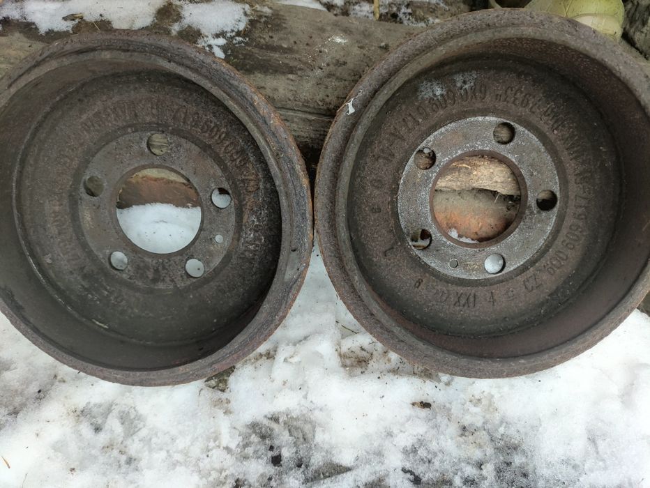 Тормозные барабаны с колодками Шкода Фабия