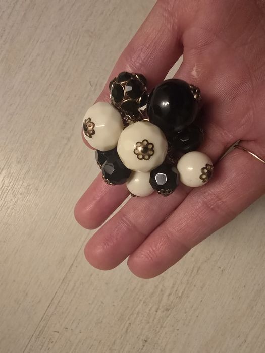 Pierścionek kulki duży stan idealny