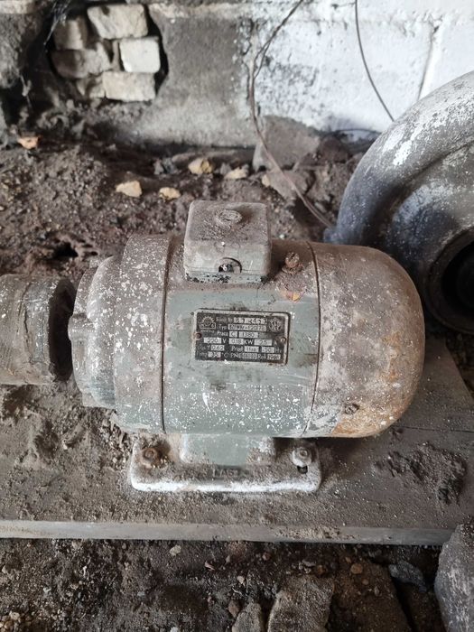 Sprzedam dmuchawę kowalską.