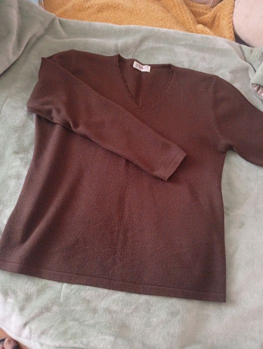Czekoladowy sweterek z 45%cashmere  r,L