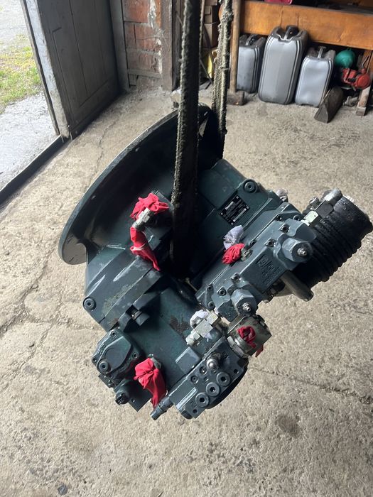 Гідронасос Rexroth A8VO80LA екскаватор New Holland