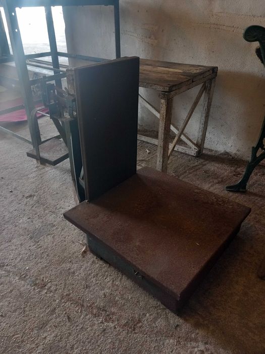 Balança de plataforma comercial, conhecida como balança decimal ou de contrapezo, antiga, bom estado