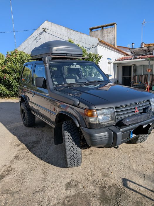 Mitsubishi Pajero 2.5 V24