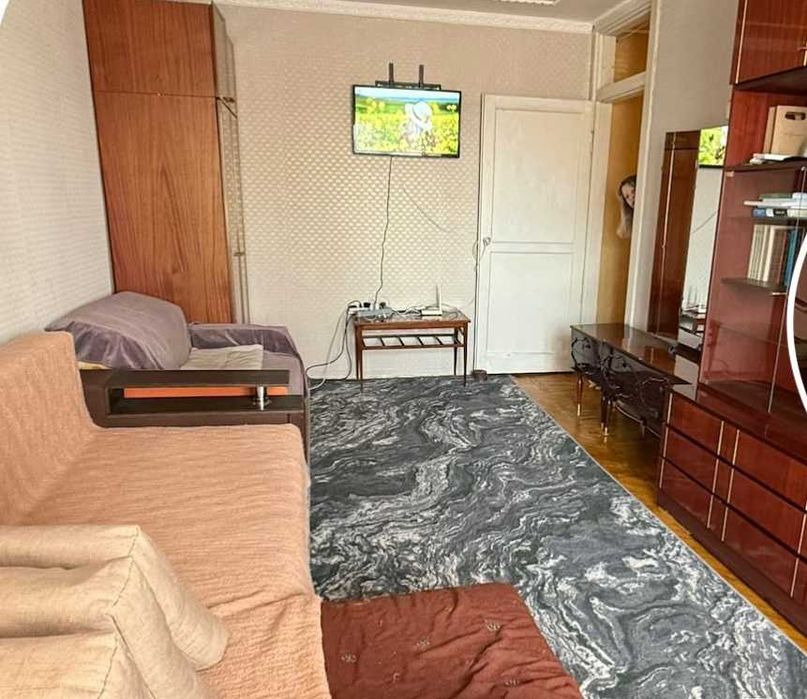 В продажі 2 к квартира роздільні кімнати Каденюка, м Палац Спорта