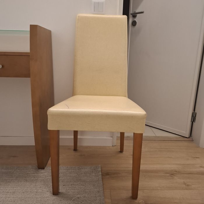 Conjunto aparador + 2 cadeiras