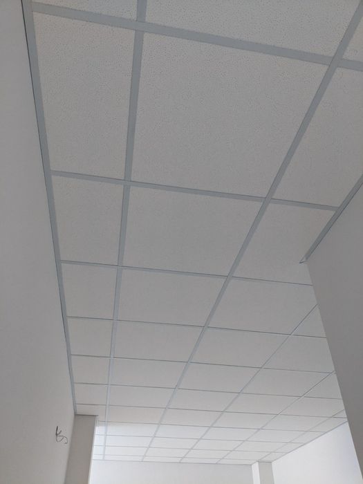 Грильято, Армстронг, Рейкові стелі