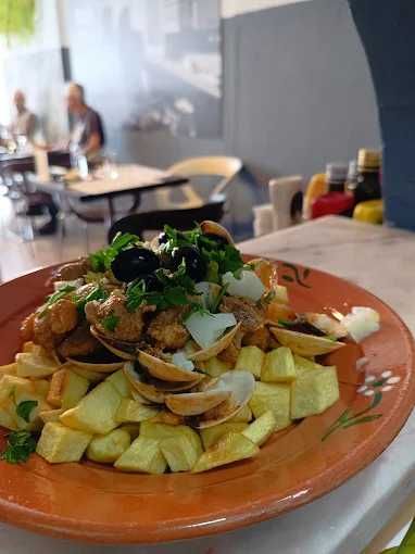 Casa de petiscos restaurante em funcionamento