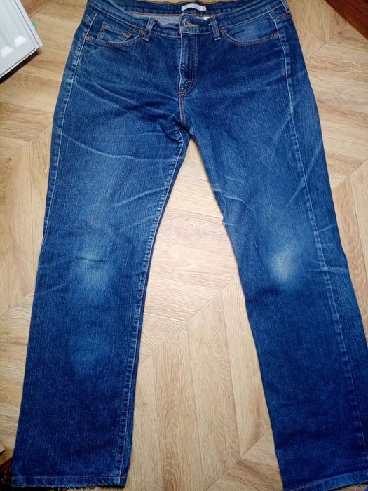 Джинсы Levi's в отличном состоянии