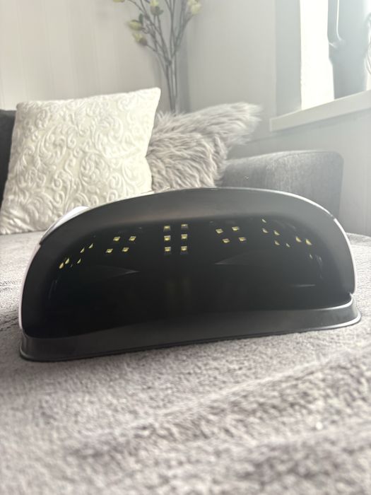 Lampa LED do utwardzania paznokci