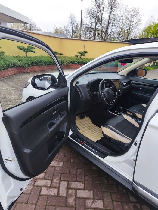 Mitsubishi Outlander 2022