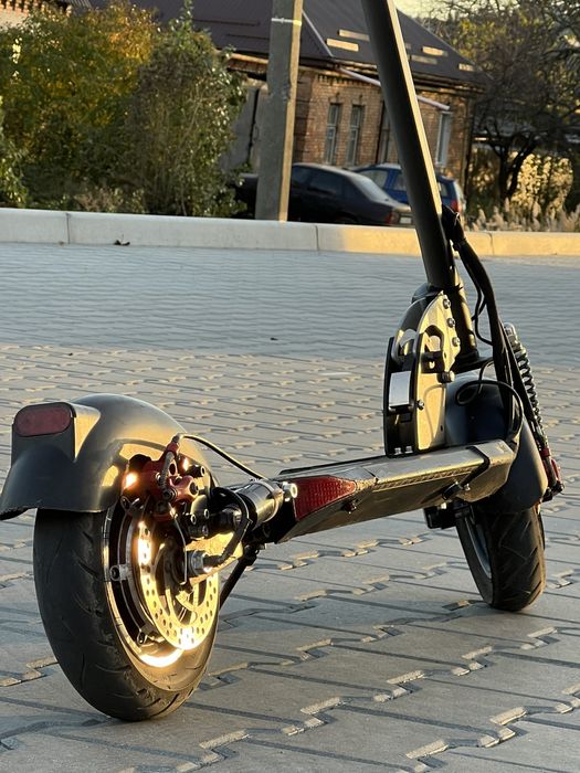 Продам kugo m4 pro в хорошем состоянии