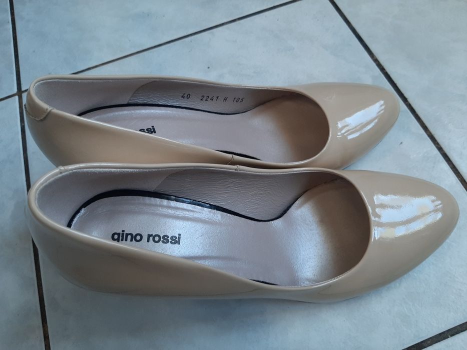 Czułenka lakierowane Gino Rossi