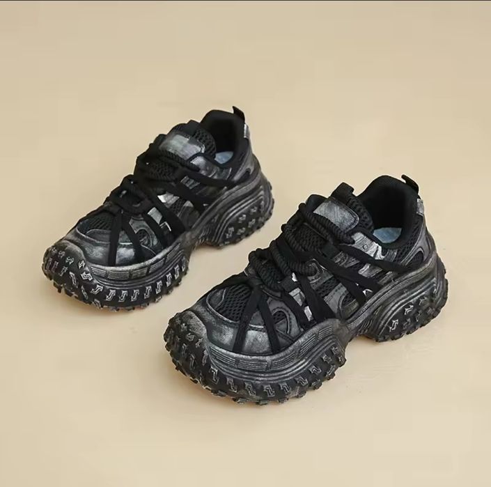 Трендові кросівкі 24,5см брендові кросівки на масивній підошві