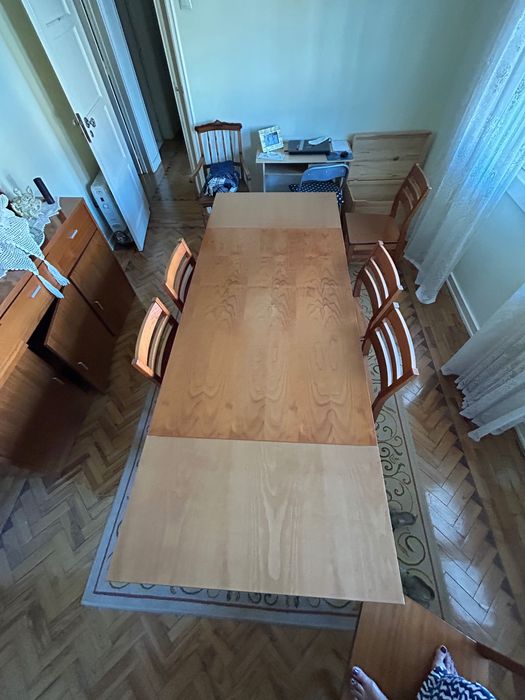 Mesa extensível em madeira c/ 6 cadeiras
