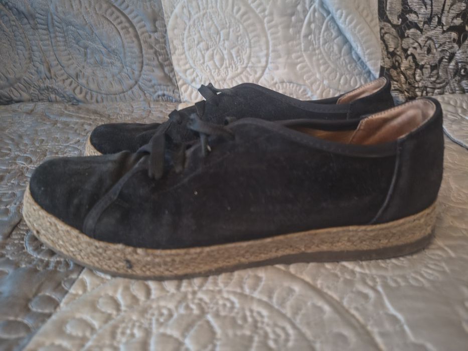 Sznurowane espadryle zamszowe