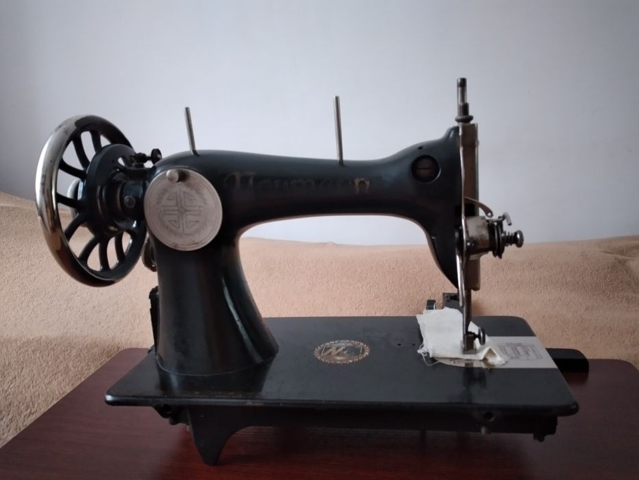 Zabytkowa maszyna do szycia Naumann