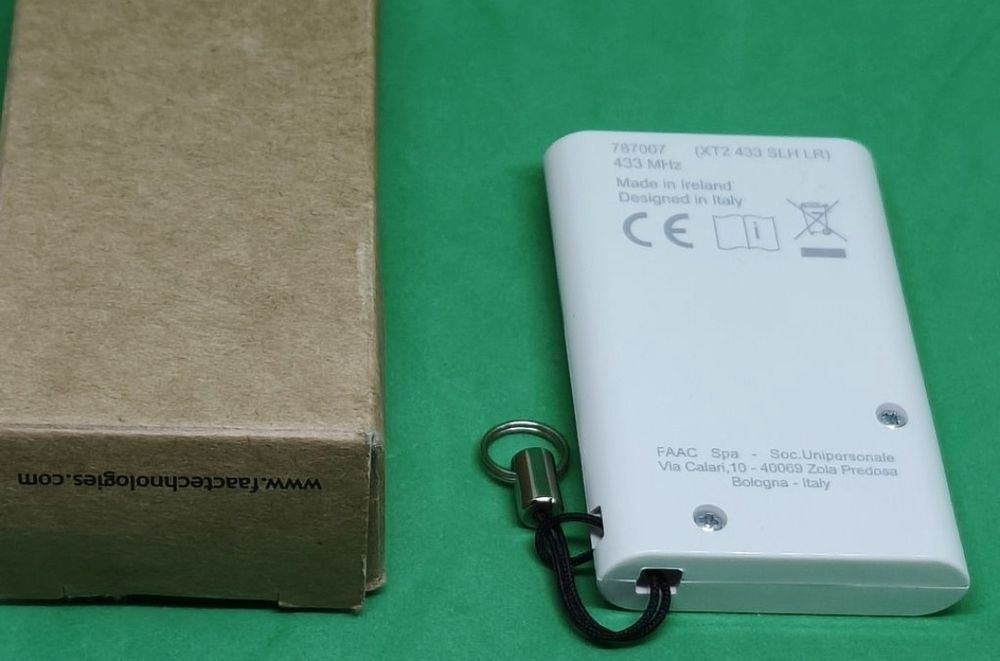 Pilot do bramy FAAC XT2 433 SLH LR Biały