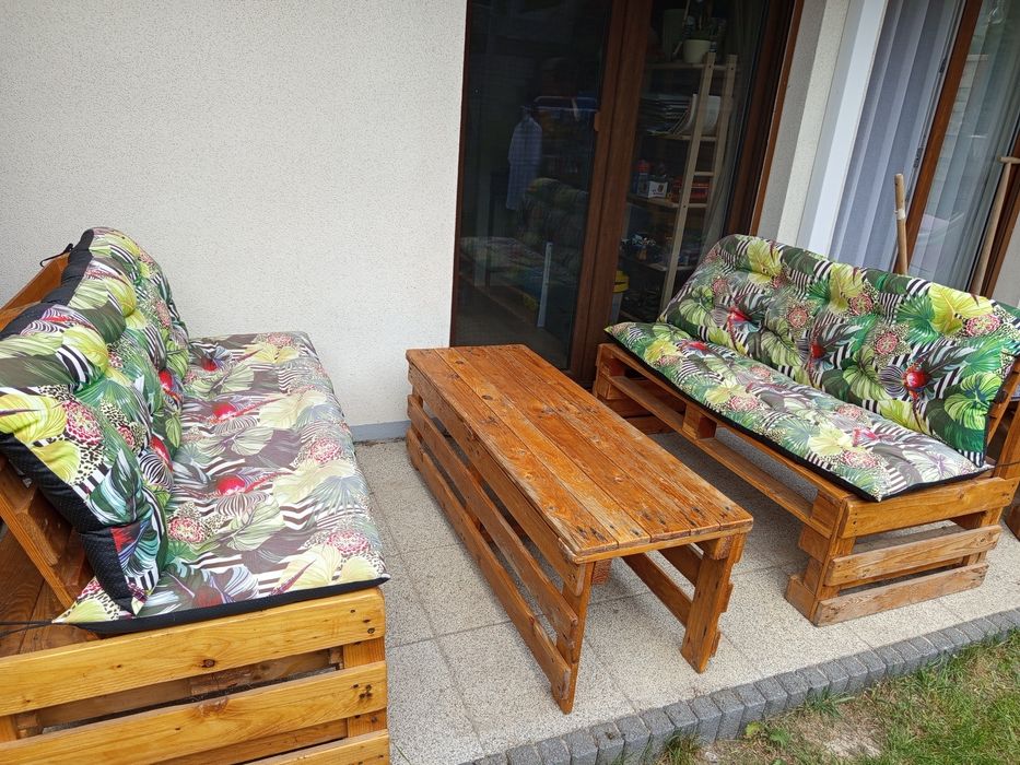 Zestaw mebli z palet komplet