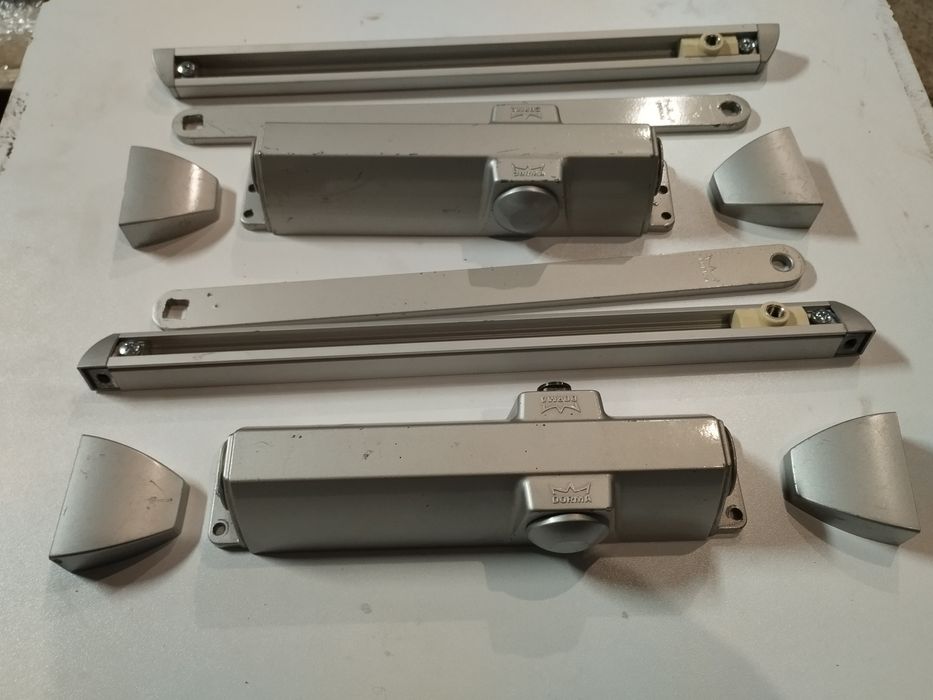 Samozamykacz drzwi  DORMA  TS90