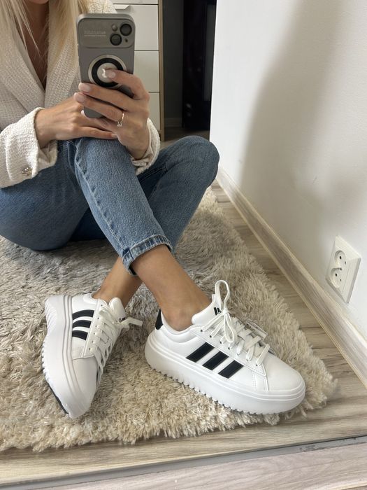 Sneakersy białe adidas r 38 2/3