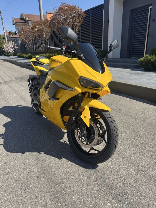 Новий Electromoto EM Panigale Plus 2025