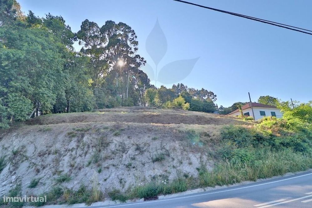 Plot for sale with construction feasibility - Vila Verde