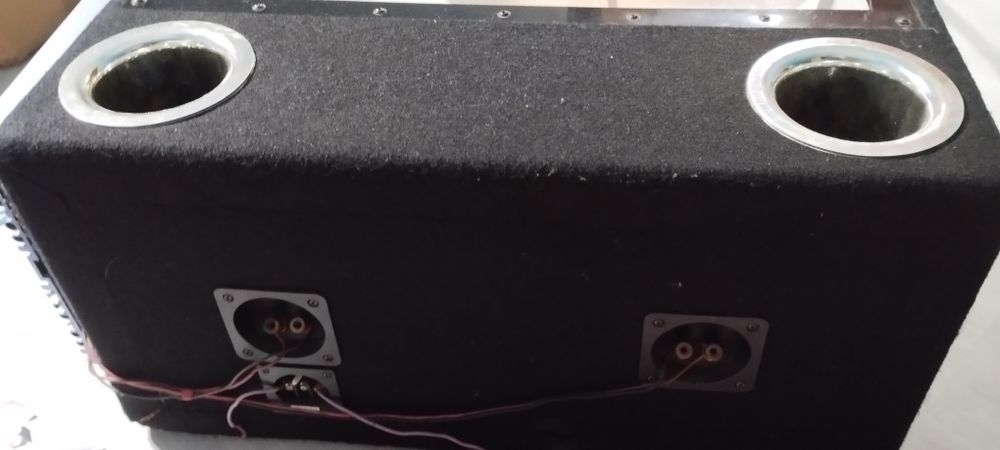 Subwoofer em bom estado