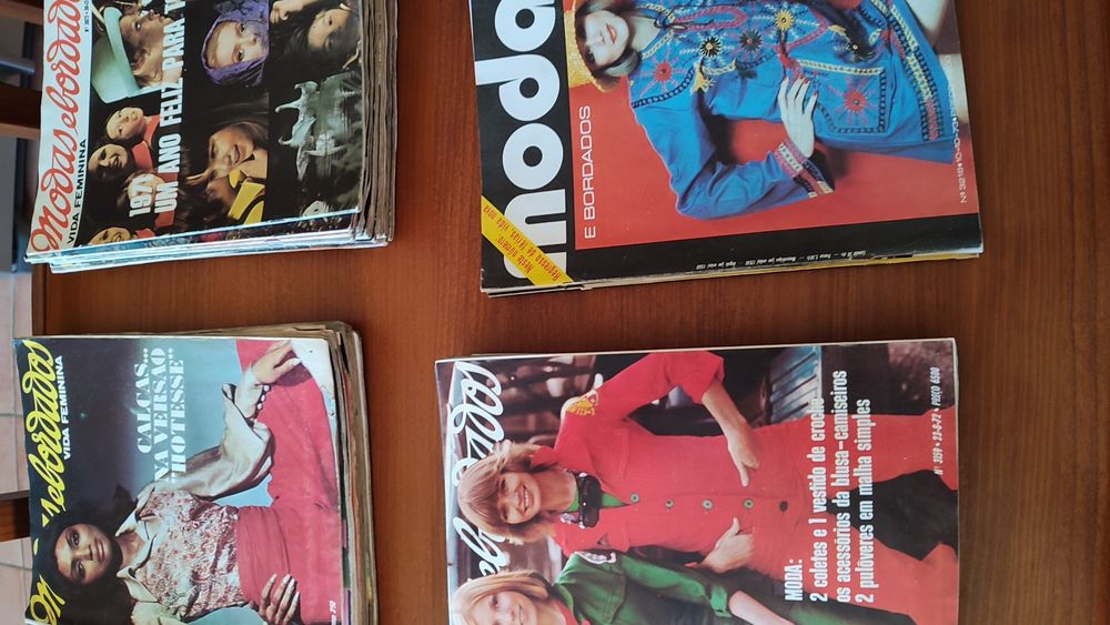 Varias revistas modas & bordados desde 68 a 74