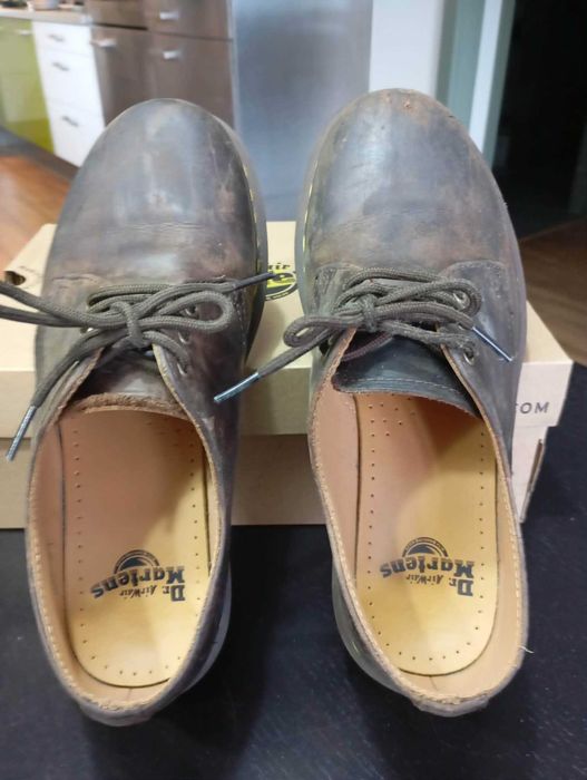 Buty DR Martens.