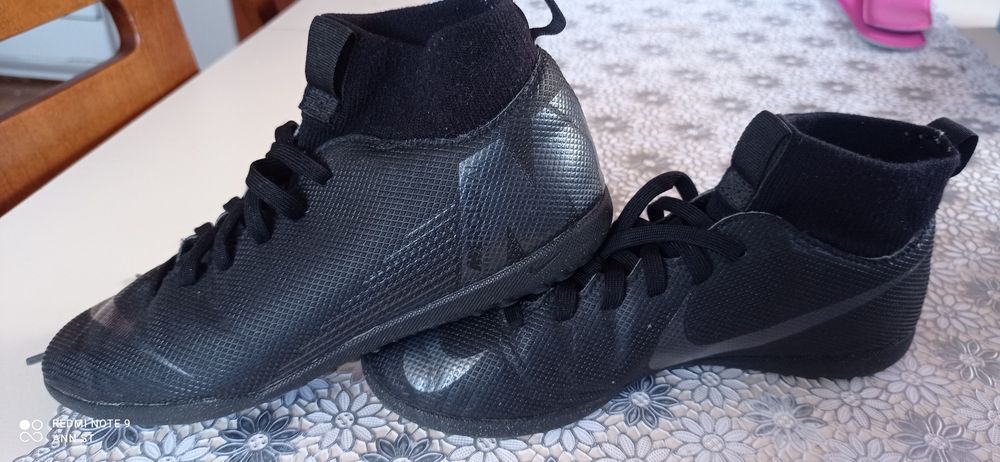 Buty piłkarskie nike czarne 35 wkł 20 cm
