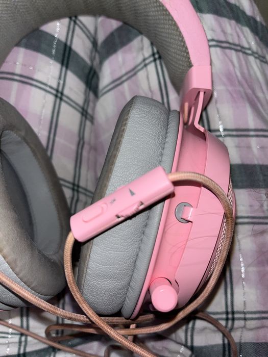 Продам ігрові навушники Razer Kraken Pink