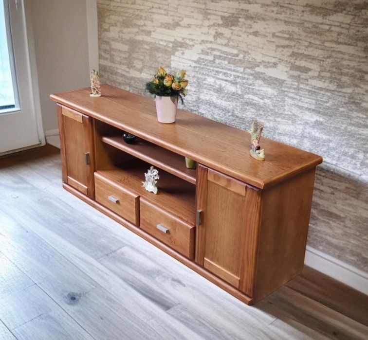 MÓVEL DE SALA!

Medidas:
1,71m de largura
65cm de altura
43cm de profu