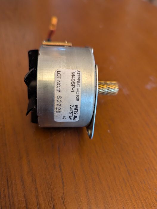 Шаговый двигатель Mitsumi M49SP-1