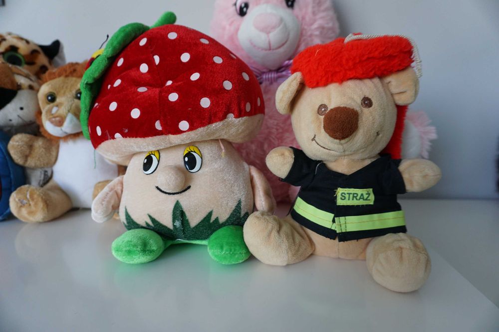 7 szt. zestaw dużych maskotek~ królik, strażak, zygzak McQueen