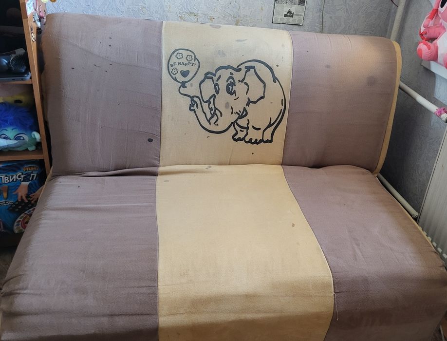 Продам диван розкладний розміром 1400×2000