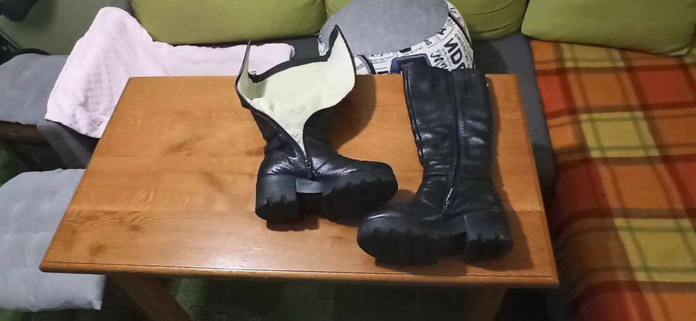 Жіноче взуття б/у