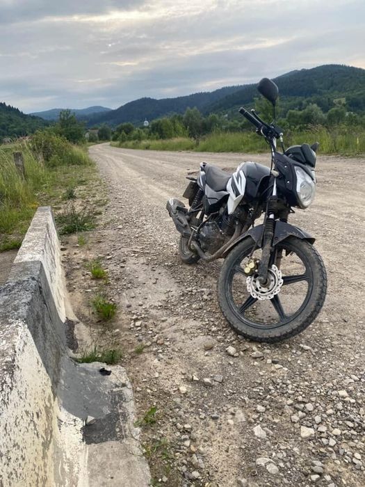 Продам мотоцикл спарк 150 R 13