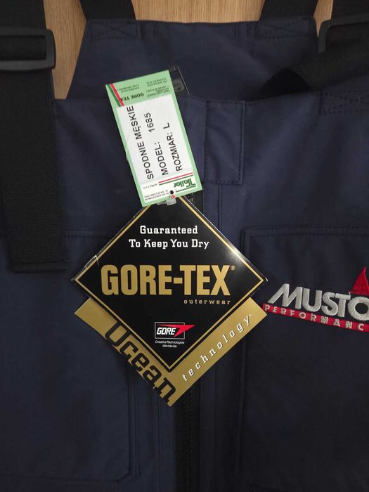 Komplet żeglarski MUSTO "L"