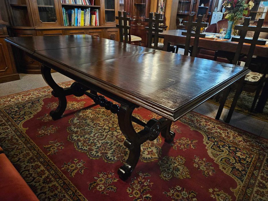 Mesa de sala em madeira - extensível - Só a mesa as cadei