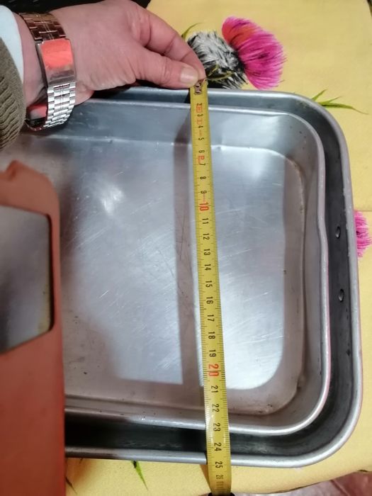 Várias travessas de vidro