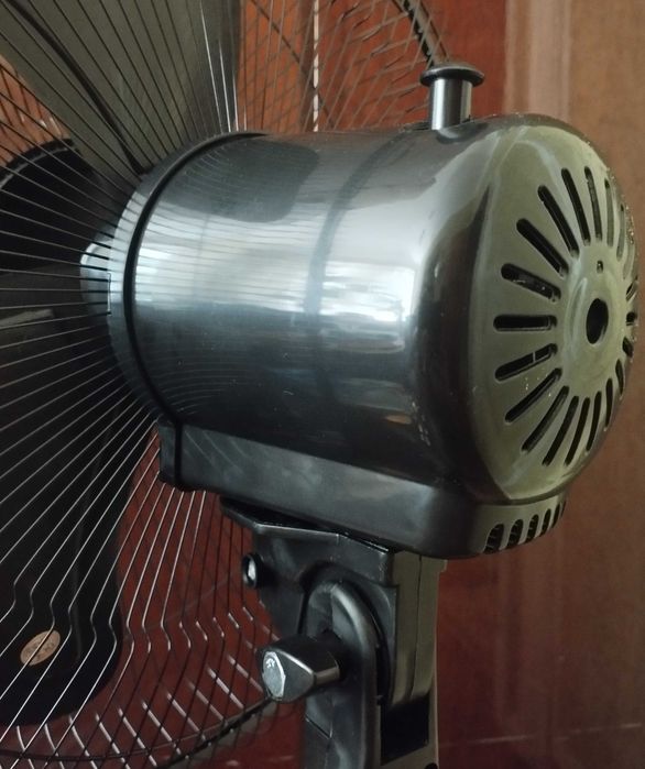 Вентилятор напольный Holmer  НОВЫЙ три скорости