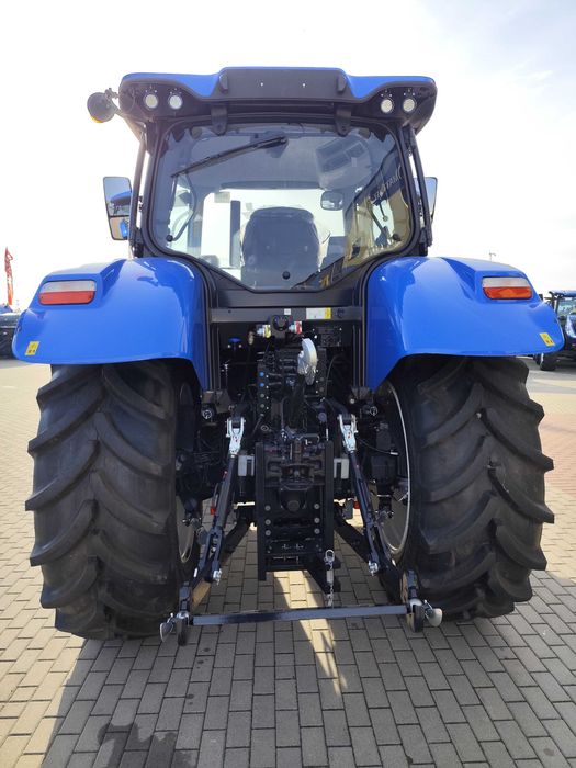 New Holland T6.145 Dynamic Command