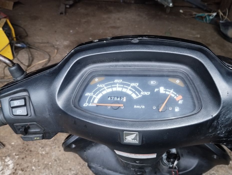 Мопед  Хонда 100  і SH150 4 тактний зареєстровані.