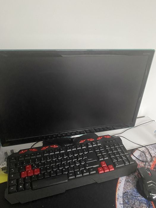 Komputer PC Zalman SSD Intel core i5 monitor w zestawie