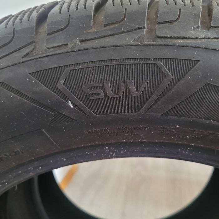 GoodYear suv Ultra grip 215 65 r17